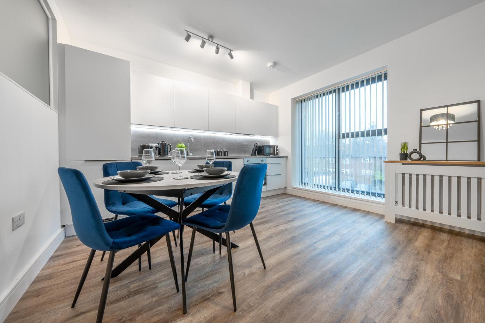 The Hertfordshire Hideaway - Entire - Free Parking - 2 Bedroom 2 Bathroom - 20minutes Into London *