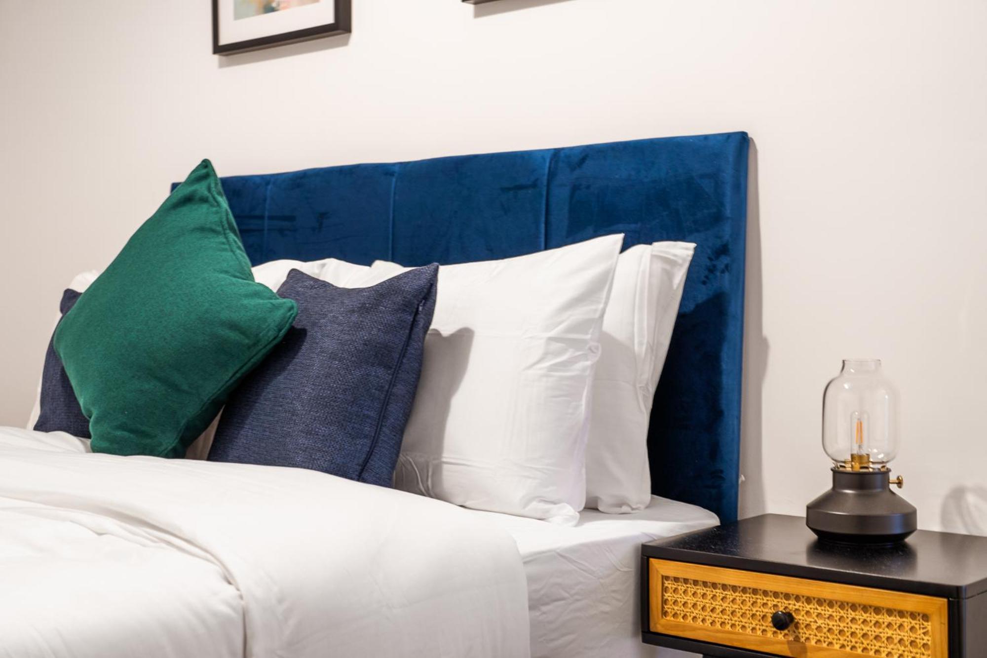 The Hertfordshire Hideaway - Entire - Free Parking - 2 Bedroom 2 Bathroom - 20minutes Into London